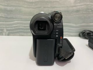 Cámara Sony Handycam DVD106E