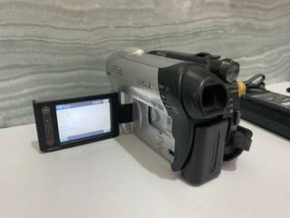 Cámara Sony Handycam DVD106E