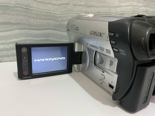 Cámara Sony Handycam DVD106E