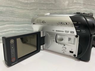 Cámara Sony Handycam DVD106E
