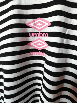 Camiseta crop manga larga Umbro Lefties seminueva