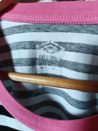 Camiseta crop manga larga Umbro Lefties seminueva