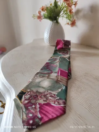 Cravatta uomo fantasia verde e fucsia