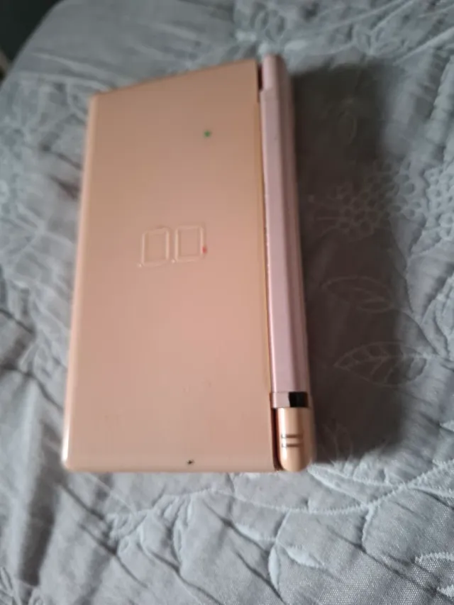 Nintendo DS lite danneggiata Rosa