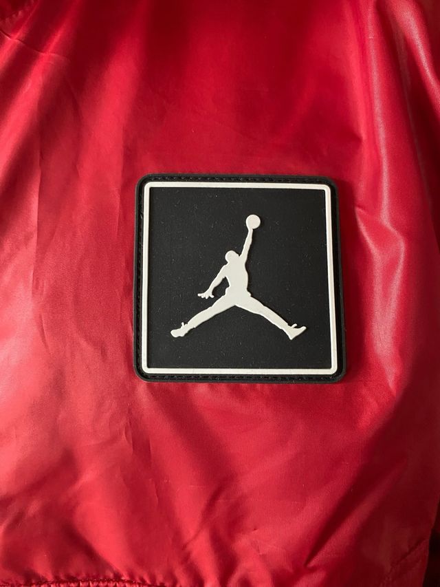 Chubasquero Jordan niño rojo y negro