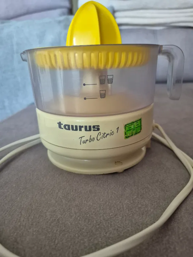 Exprimidor Taurus Turbo Citric 1