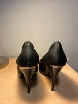 Zapatos de tacón negros talla 39