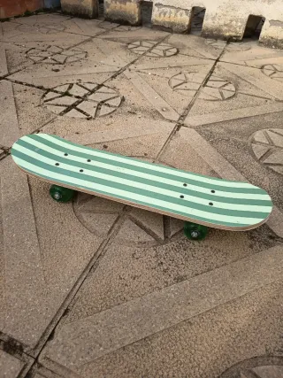 Monopatín infantil a estrenar 60cm