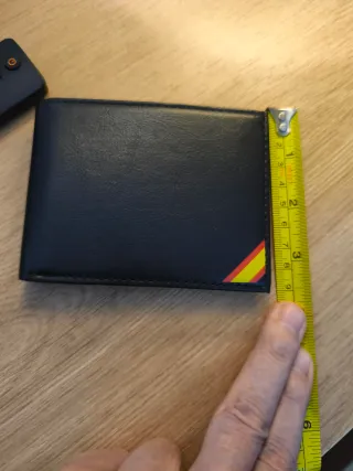 Cartera hombre negra con bandera