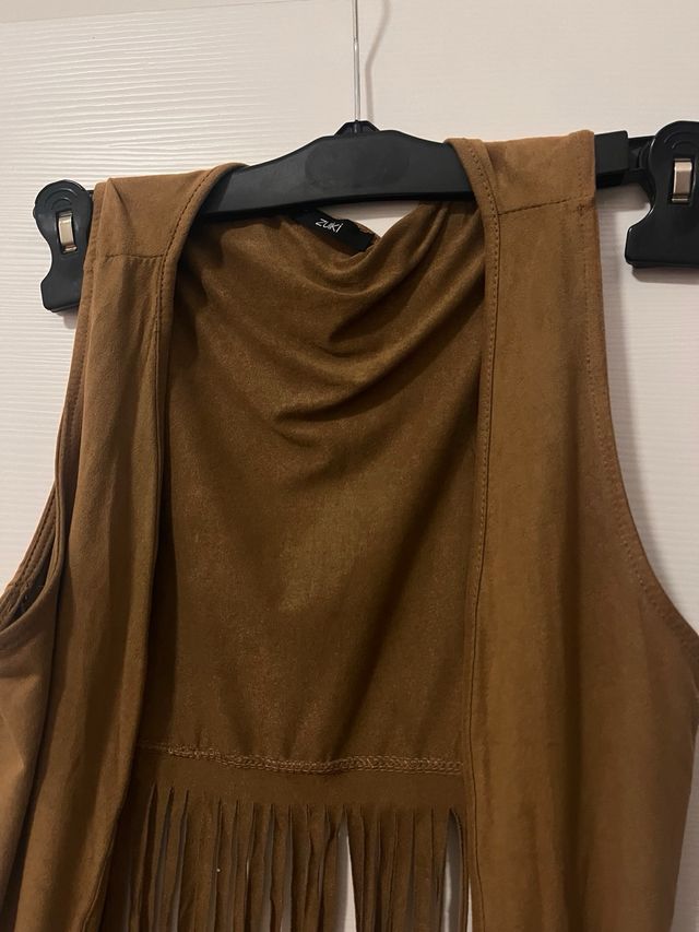 Gilet in camoscio con frange