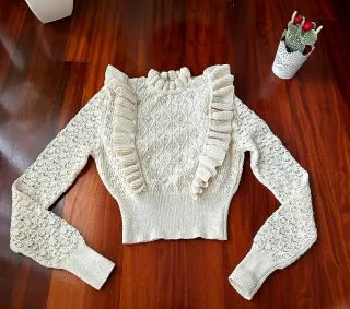 Jersey Zara beige con volantes