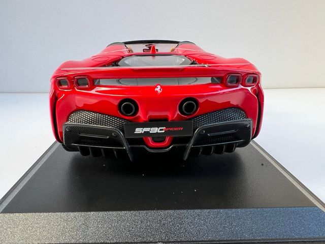 Ferrari SF90 Spider 1:18 Bburago