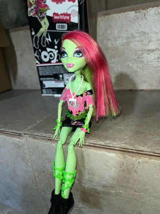 Muñeca Venus McFlytrap G1 VIP Completa