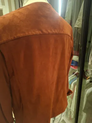 Cazadora ante Massimo Dutti