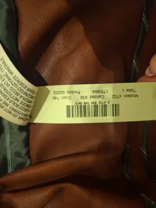 Cazadora ante Massimo Dutti