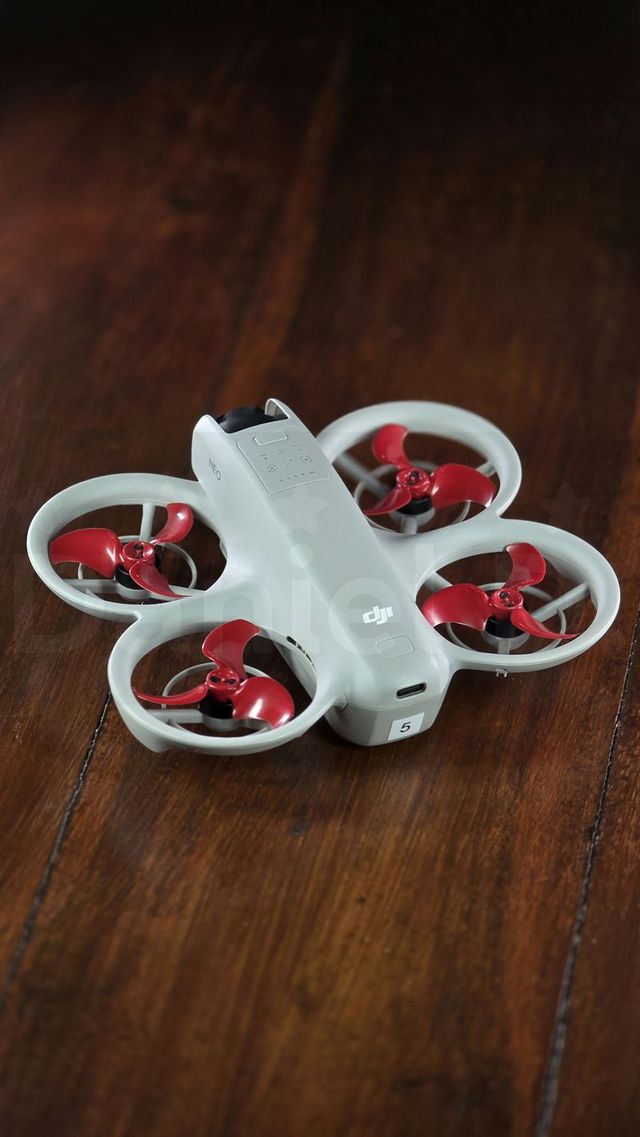 Dron DJI Neo come nuovo