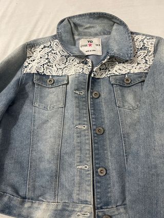 Chaqueta tejana YD con encaje blanco