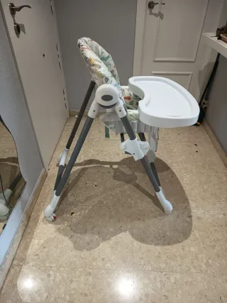 Trona bebé con funda estampada