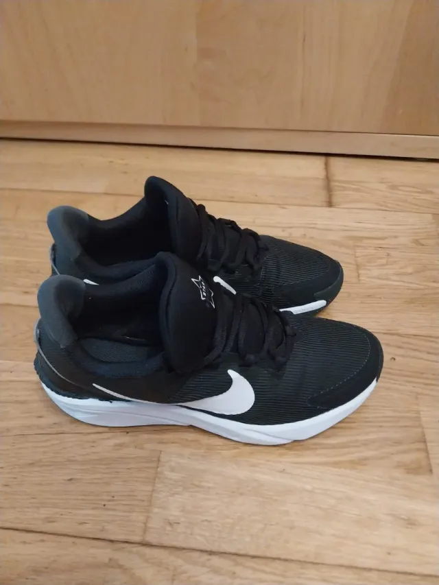 Zapatillas Nike Negras y Blancas