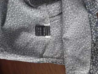 Camisa Shein floral azul y blanco