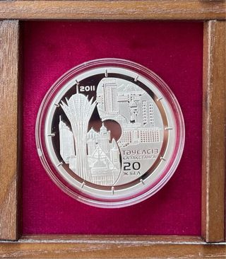 Kazajistán 500 Tenge Plata 20 Años Oro Moneda