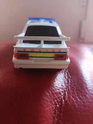 Coche scalextric Ford scort policía con sonido