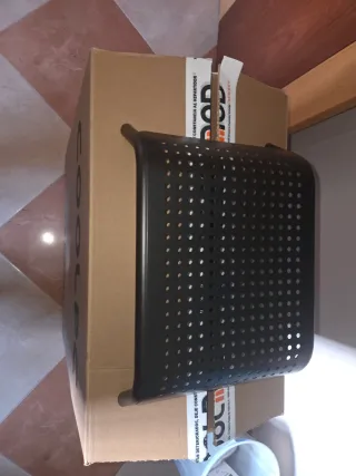 Soporte monitor metálico negro 40x27x10