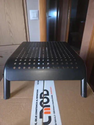 Soporte monitor metálico negro 40x27x10