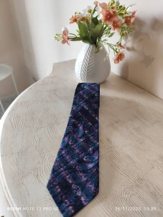 Cravatta nuova fantasia blu e viola