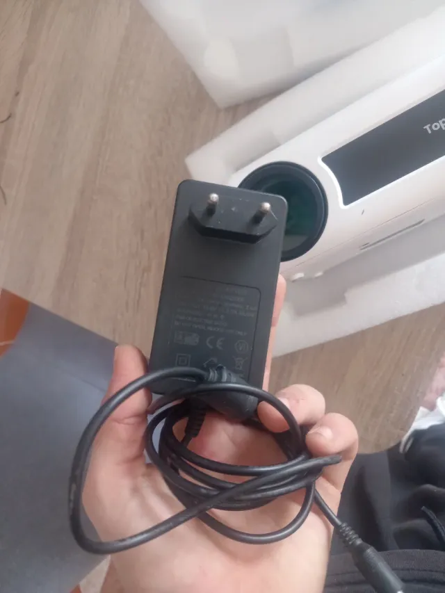 Proyector de video blanco