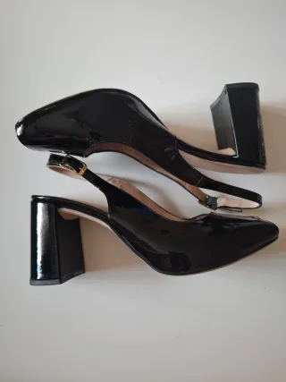 Sandalias Unisa Tacón Ancho Negro Charol