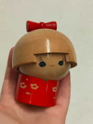 Bambola Kokeshi Giapponese