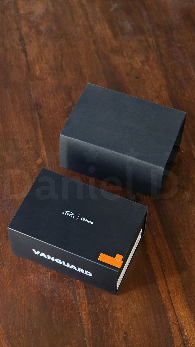 Occhiali Oakley Meta Vanguard sigillati