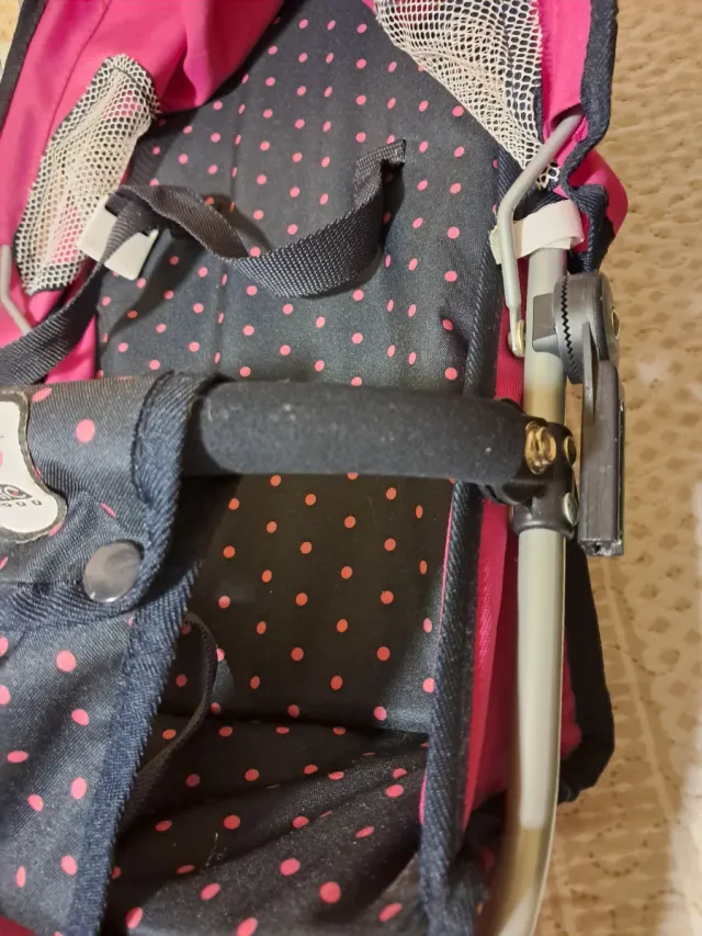 Carro de muñecas y accesorios