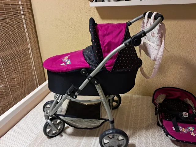 Carro de muñecas y accesorios