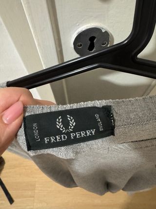 Maglione crop Fred Perry grigio
