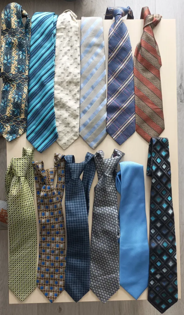 Lote 23 corbatas seda natural