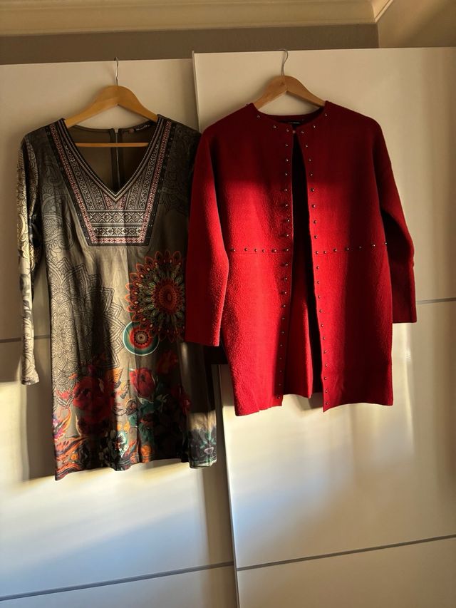 Vestido muy nuevo  y Rebeca con tachuelas doradas