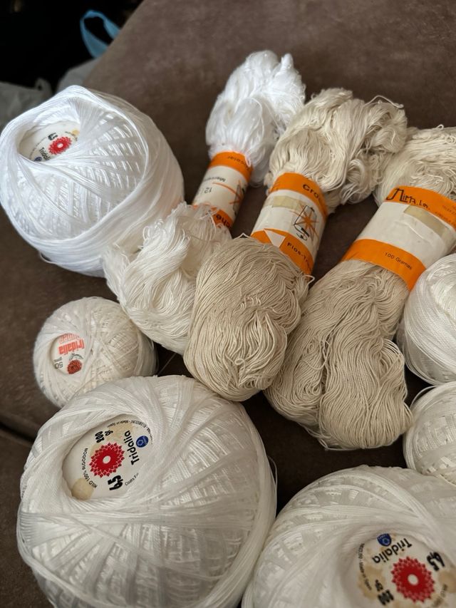 Hilo Perlé Crochet Tridalia Blanco y Crudo