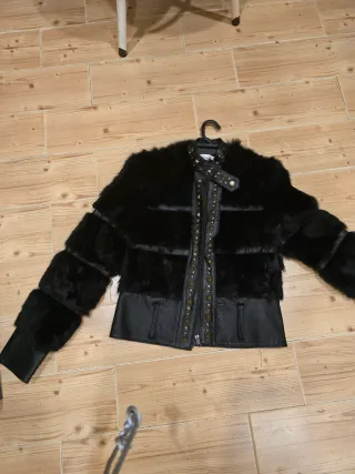 Cazadora Piel Negra Talla S, sin cinturon