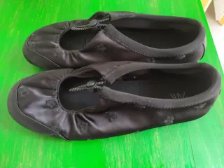 Bailarinas Zara efecto satinado negro