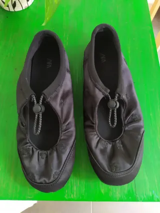 Bailarinas Zara efecto satinado negro