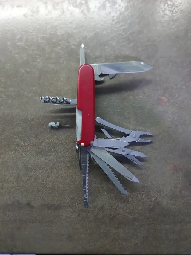 Coltellino Svizzero Victorinox Rosso