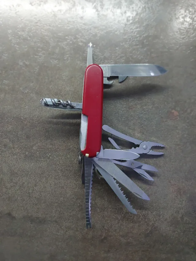 Coltellino Svizzero Victorinox Rosso