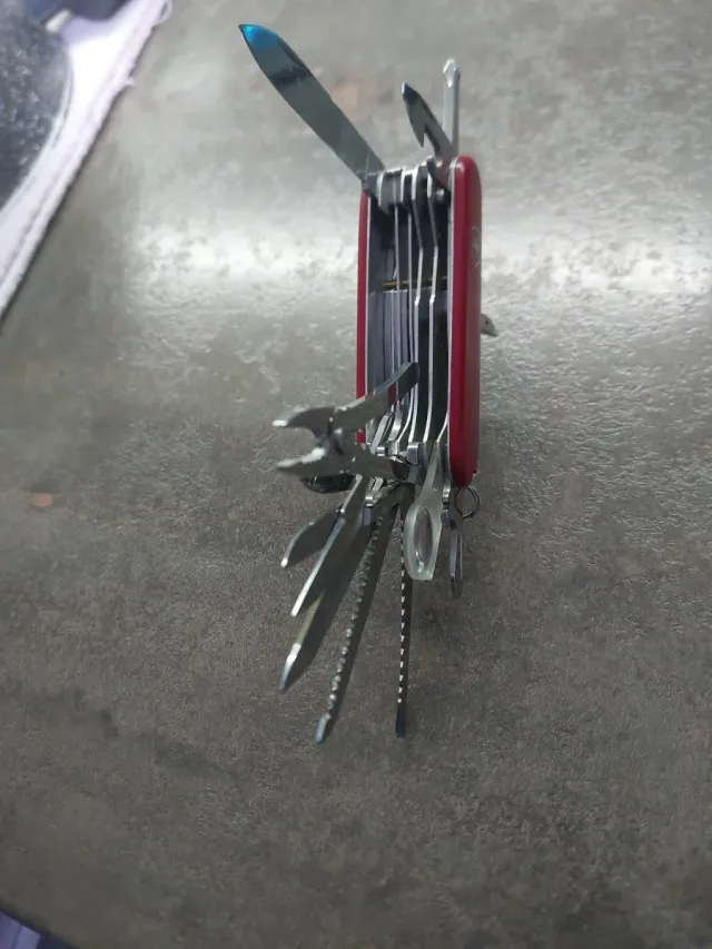 Coltellino Svizzero Victorinox Rosso