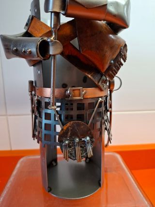 Portabotellas Escocés con Gaita  en metal vintage