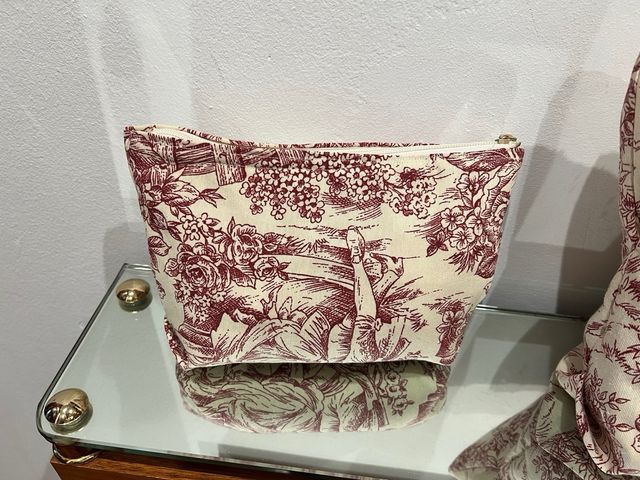 Bolso y neceser artesanal floral