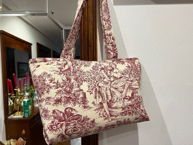 Bolso y neceser artesanal floral