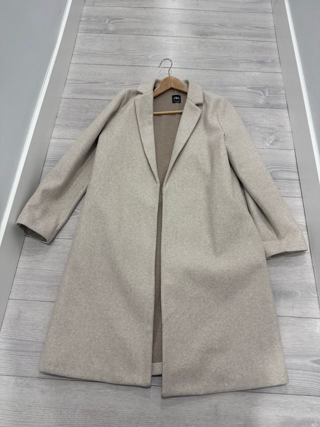 Abrigo Zara Beige