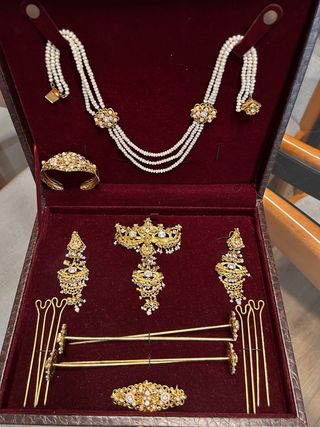 Aderezo de fallera oro y perlas